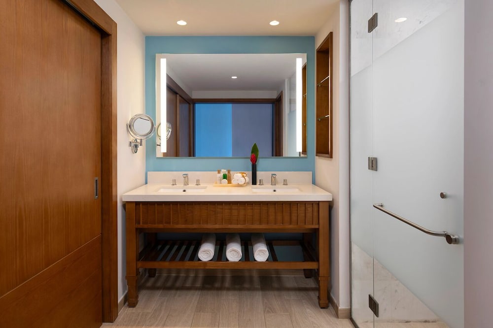 Deluxe Garden View King