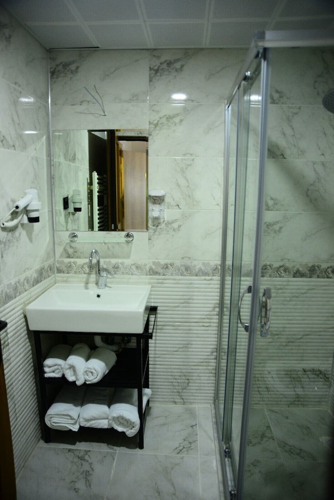 Standard Triple Room photo 2