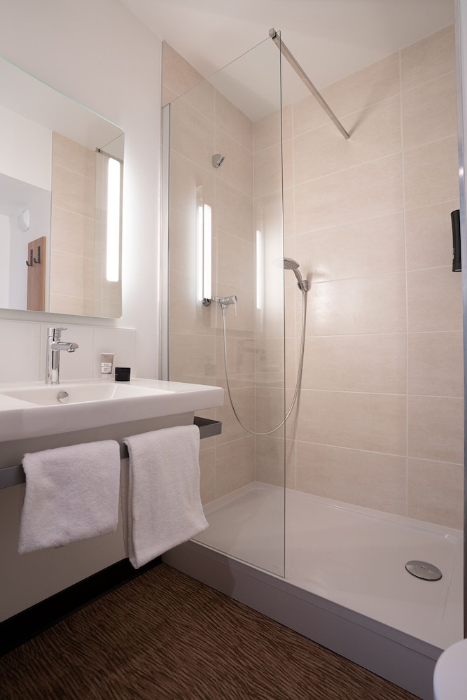 Double Room - Photo 8