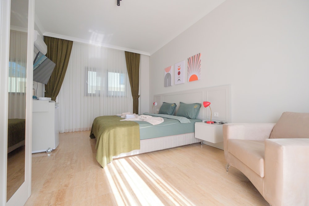 Standard Double Room - Photo 8