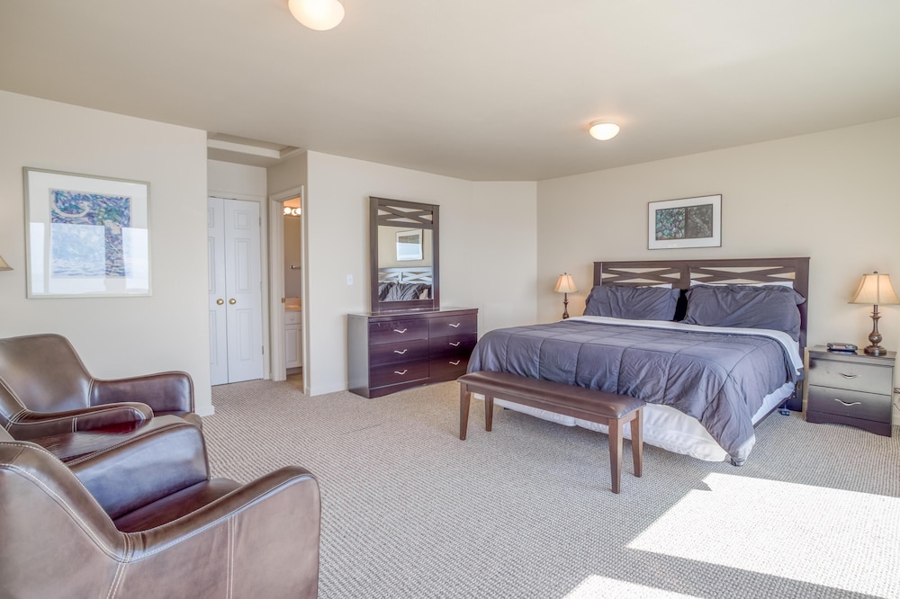 Townhome, 1 King Bed (Storm Watchers Pointe) photo 3