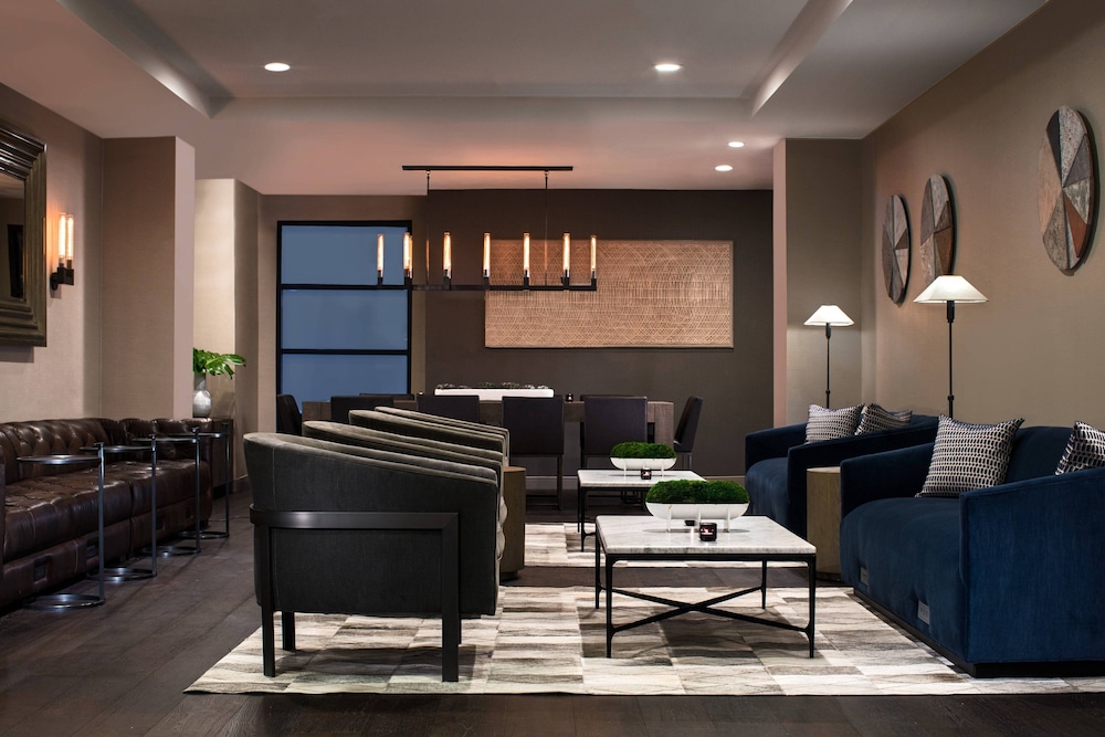 Club Suite, 1 Bedroom - Photo 10