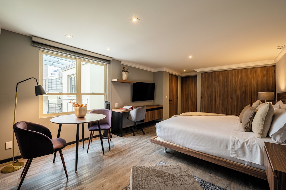 Deluxe Apartment, 2 Bedrooms - Photo 1