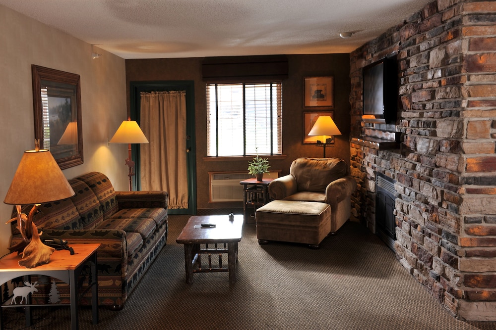 Theme Suite with Whirlpool - Photo 2