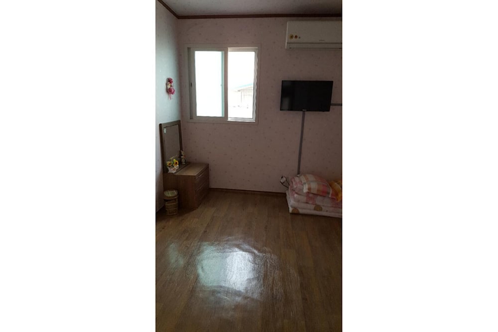 Room (101Ondol Room)