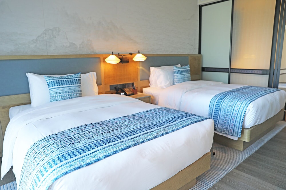 Deluxe Room, 2 Twin Beds, Resort View
