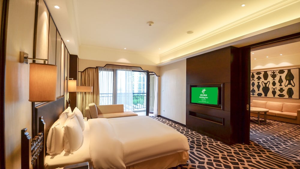 Suite, 1 Bedroom, Balcony photo 2