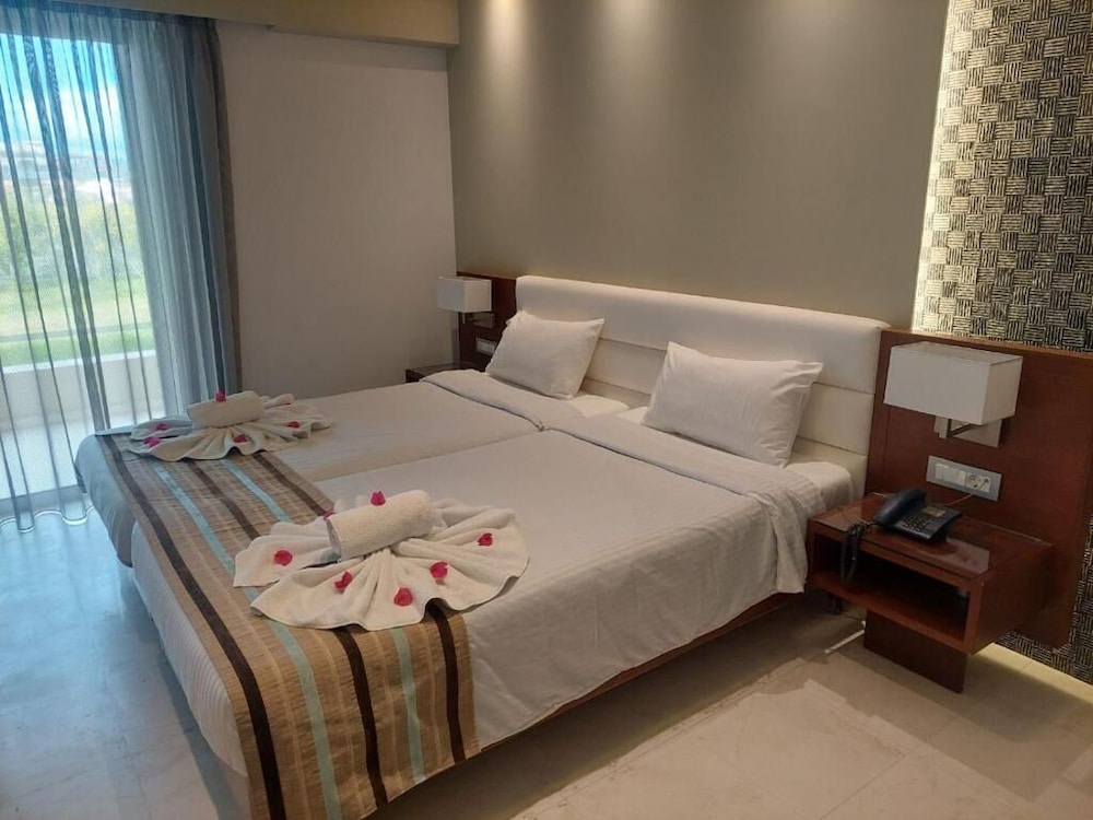 Deluxe Double or Twin Room, Garden View