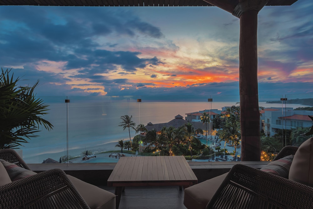 Armony  Room, 1 King Bed (Ocean View) - Photo 5