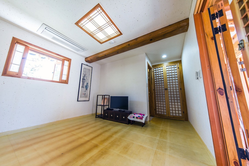 Room (Yeomgeundang)