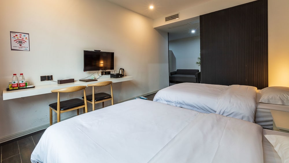 Deluxe Twin Room (Mainland Chinese Citizen Only)