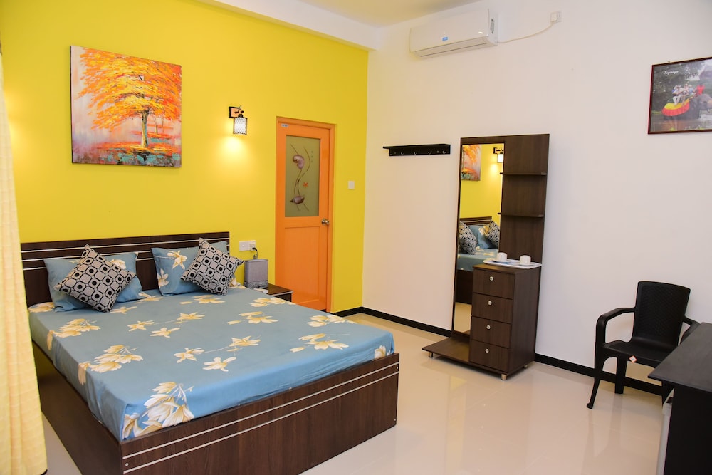 Deluxe Double Room, 1 King Bed, Garden View