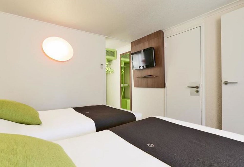 Next Generation, Room, 2 Twin Beds