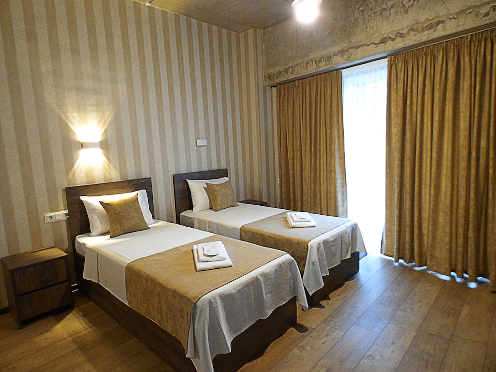 Economy Double Room, 1 Double Bed photo 3