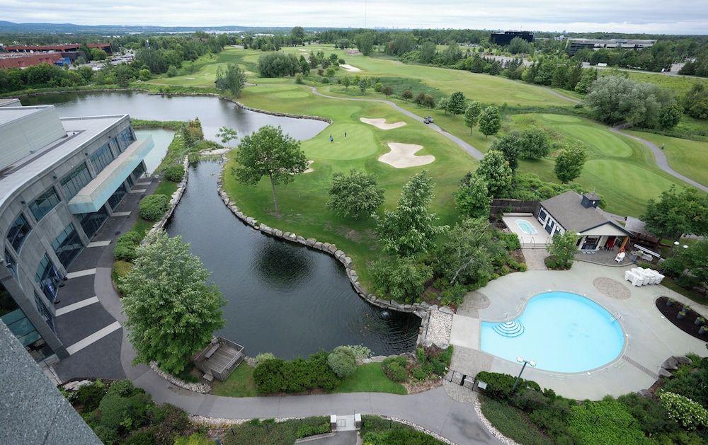 Deluxe Room, 1 King Bed, Balcony, Golf View - Photo 5
