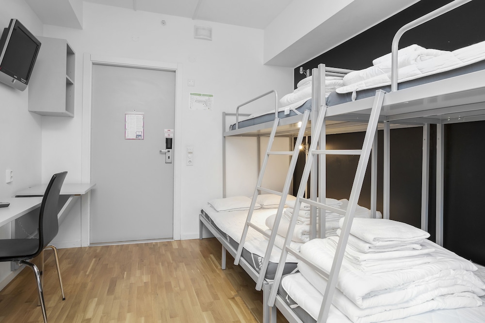 Economy Room, Multiple Beds, Non Smoking (Family, No Bathroom) - Photo 1