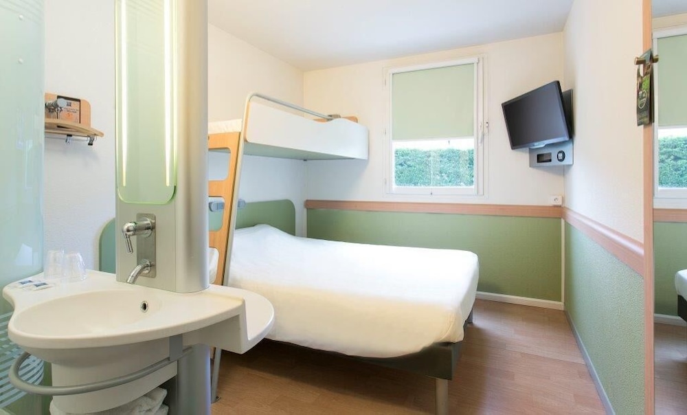 Double Room thumbnail 5