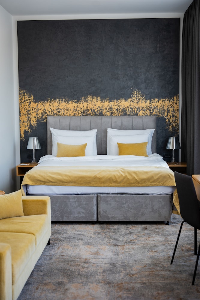 Executive Double Room, Balcony, City View - Photo 5