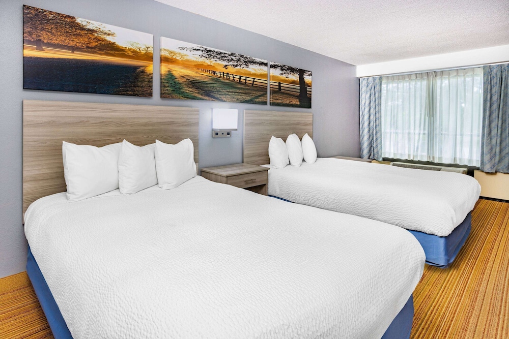 Suite, 2 Double Beds, Non Smoking (One-Bedroom Suite) - Photo 3