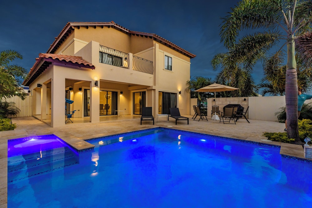 Deluxe Villa photo 1