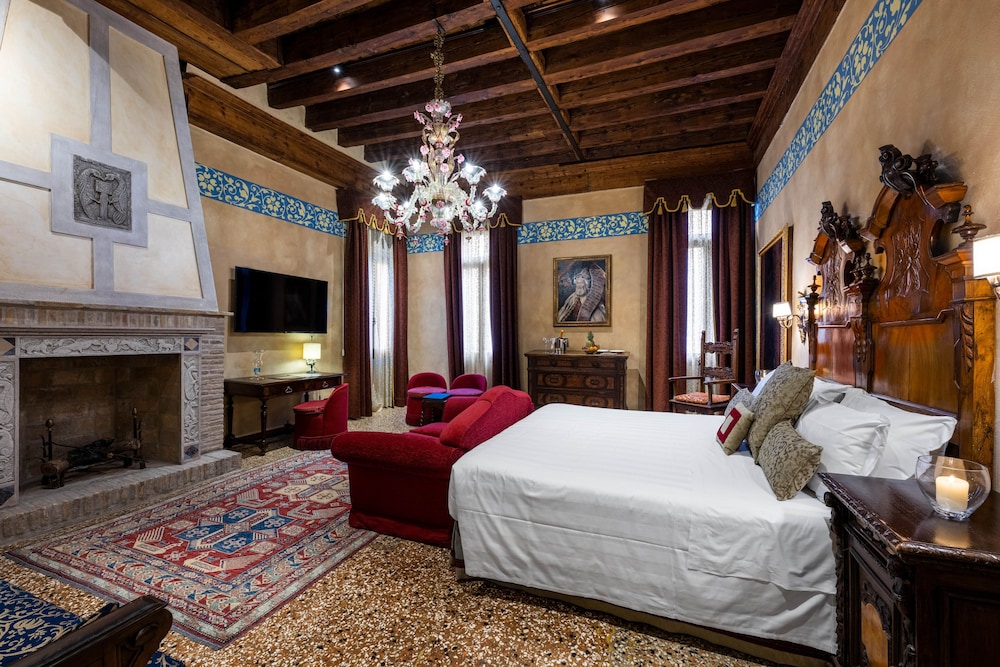 Junior Suite, Canal View (Lorenzo Priuli)