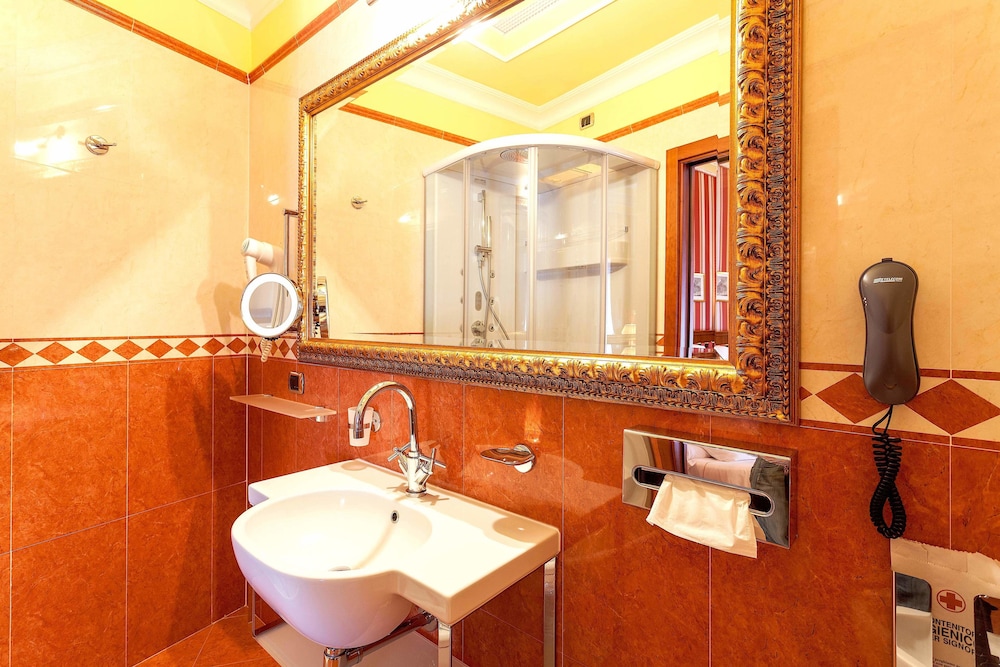 Superior Room thumbnail 6