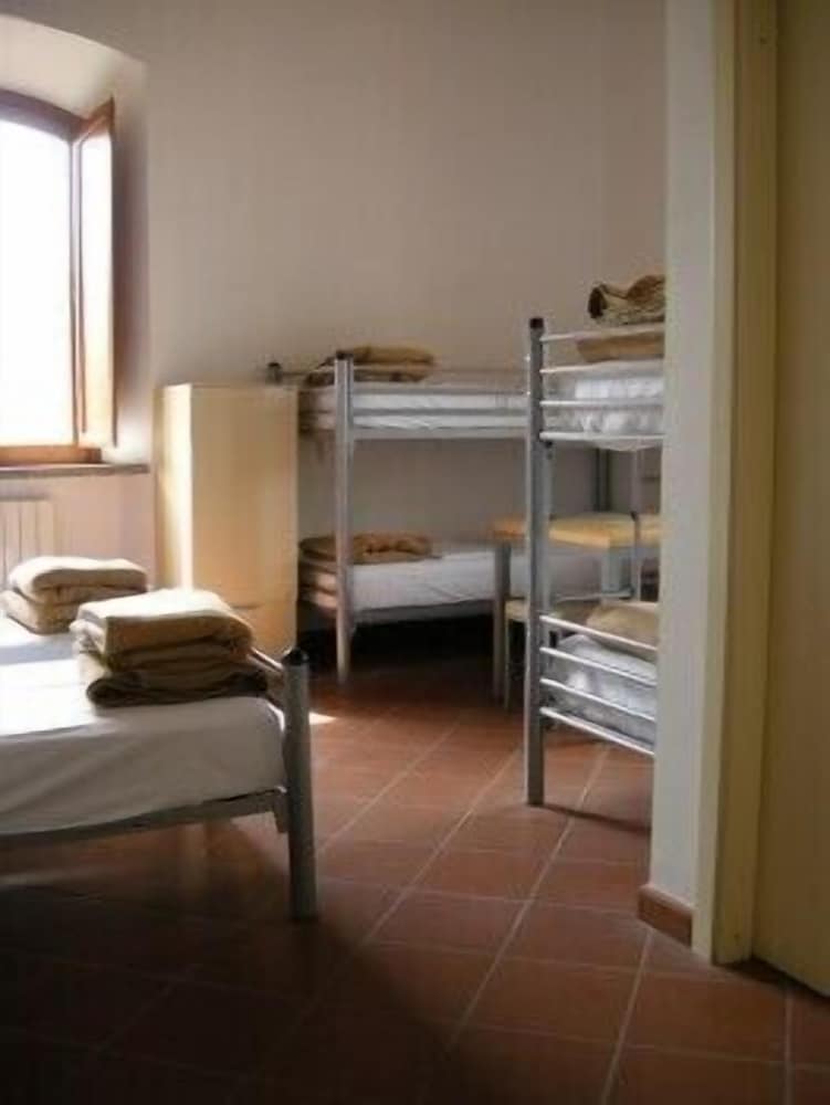 Room (6 Pax)