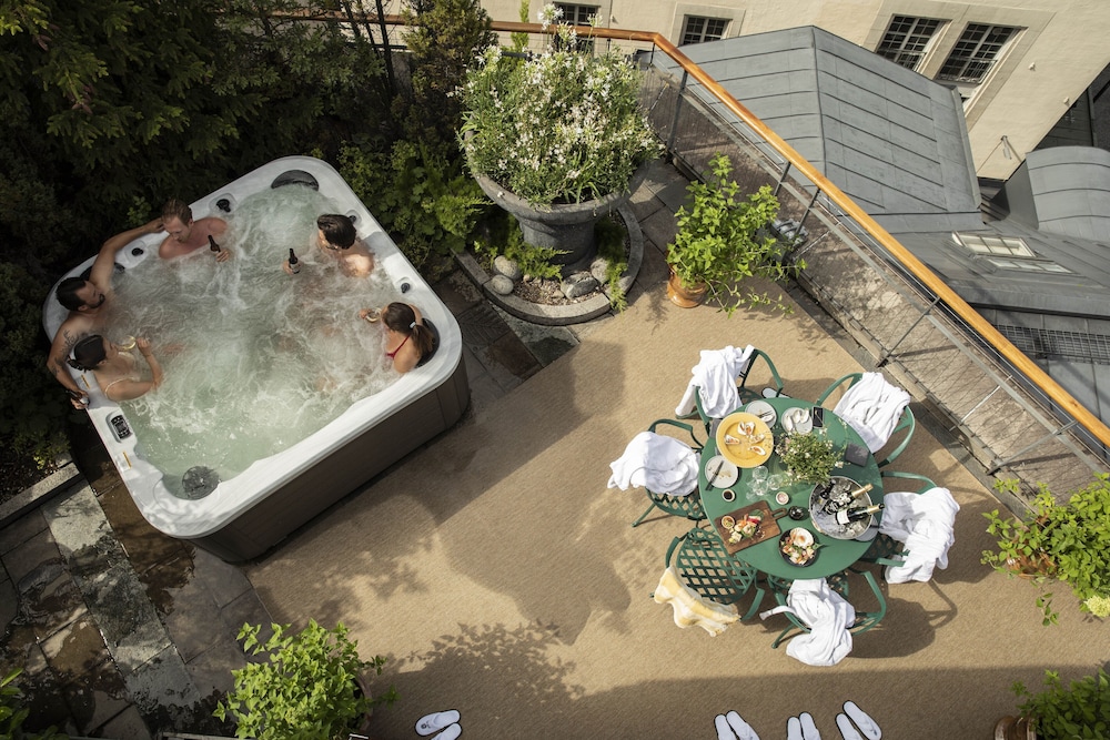 Balcony Suite
