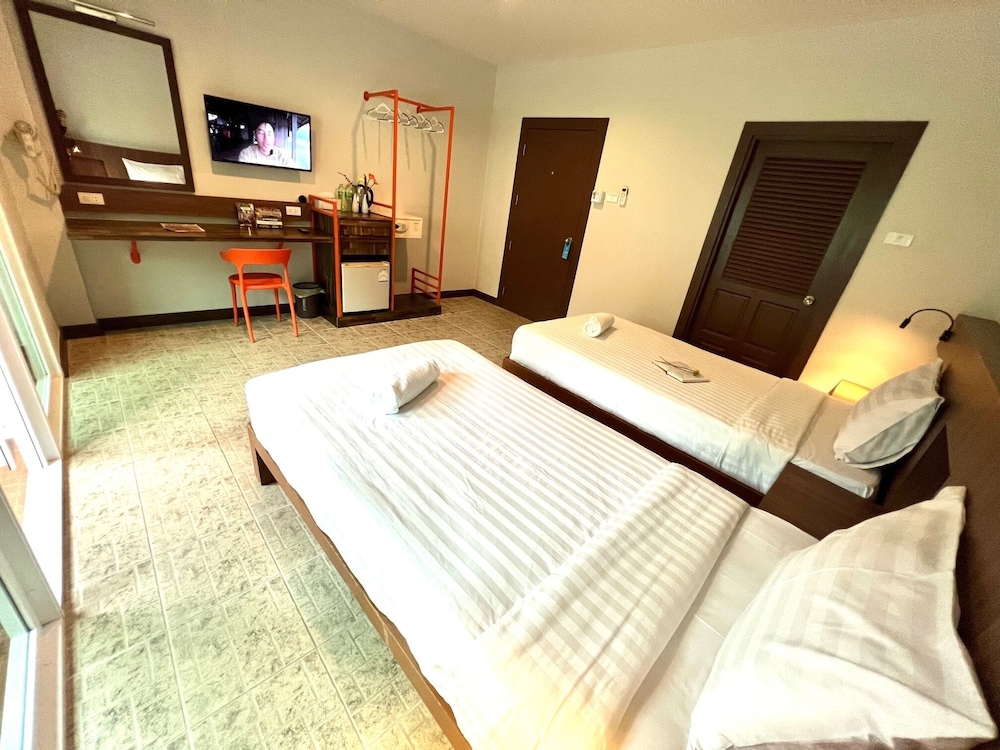 Twin Room - Photo 1