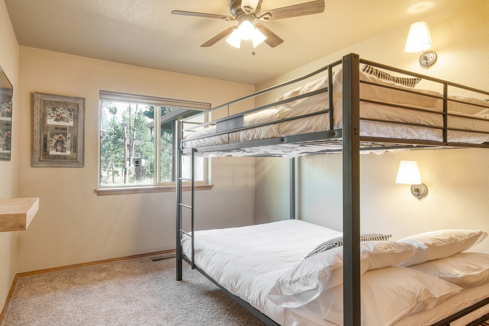 House (4 Bedrooms)