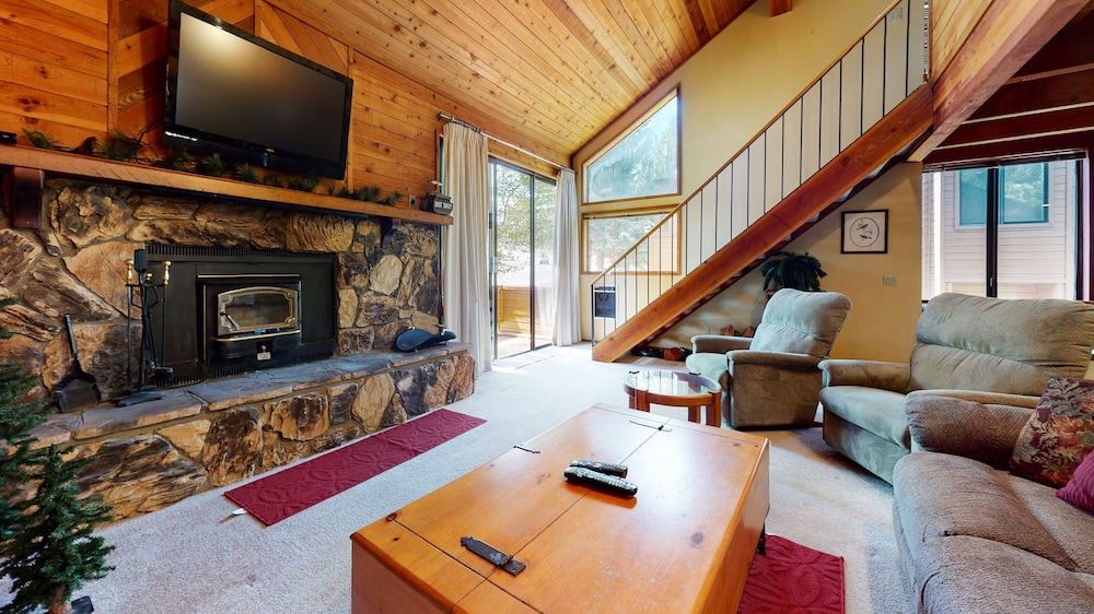 Condo, 2 Bedrooms