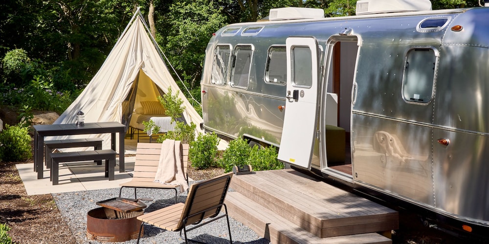 Premium Suite (Basecamp Mini) photo 1
