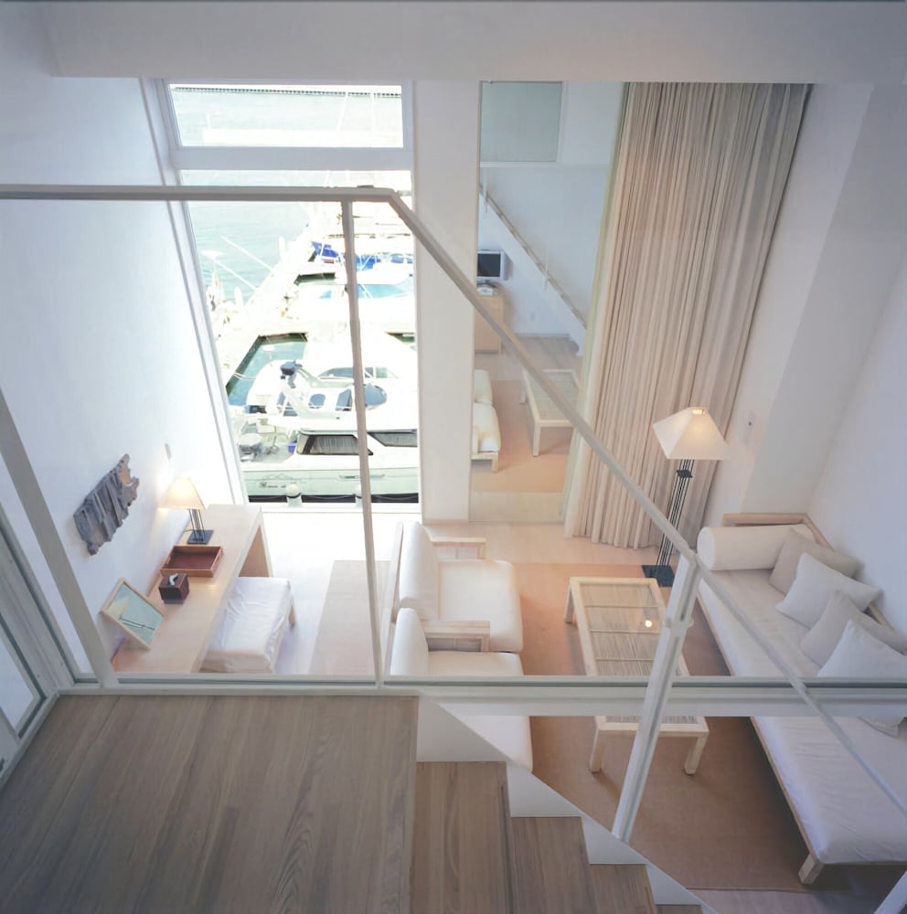 Twin Room (with Loft)