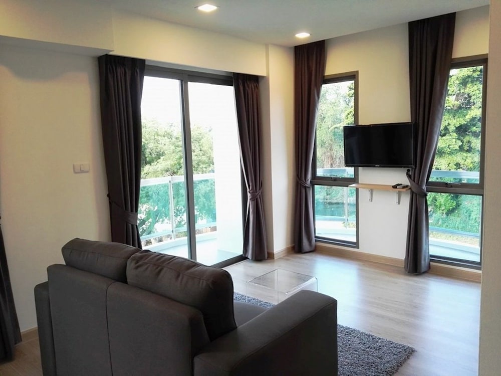 Luxury Beach Front Suites photo 3