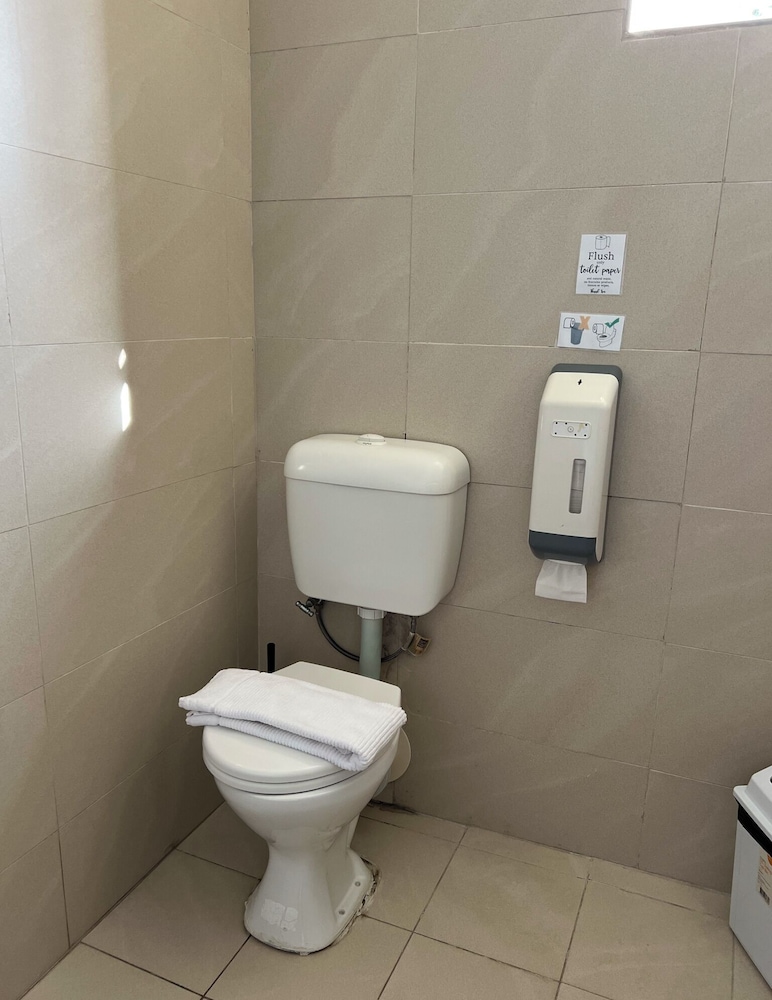 Twin Room, Private Bathroom - Photo 11