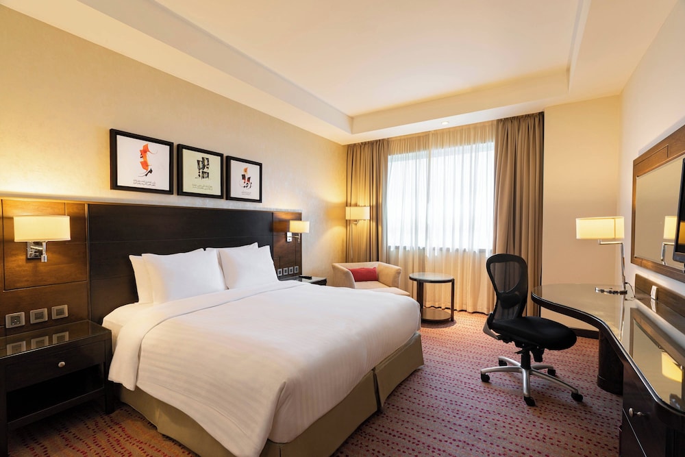 Deluxe Room, 1 King Bed, City View