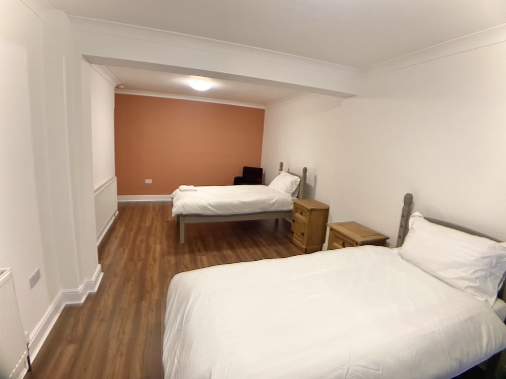Deluxe Twin Room, Shared Bathroom photo 3