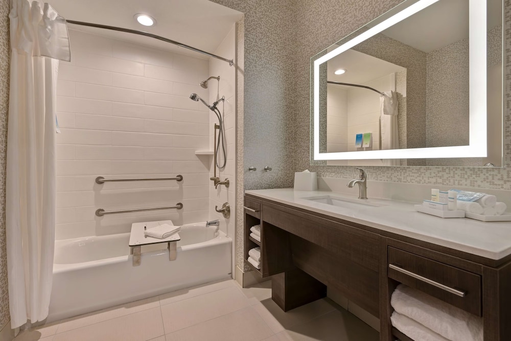 Studio, 2 Queen Beds, Accessible, Bathtub - Photo 2