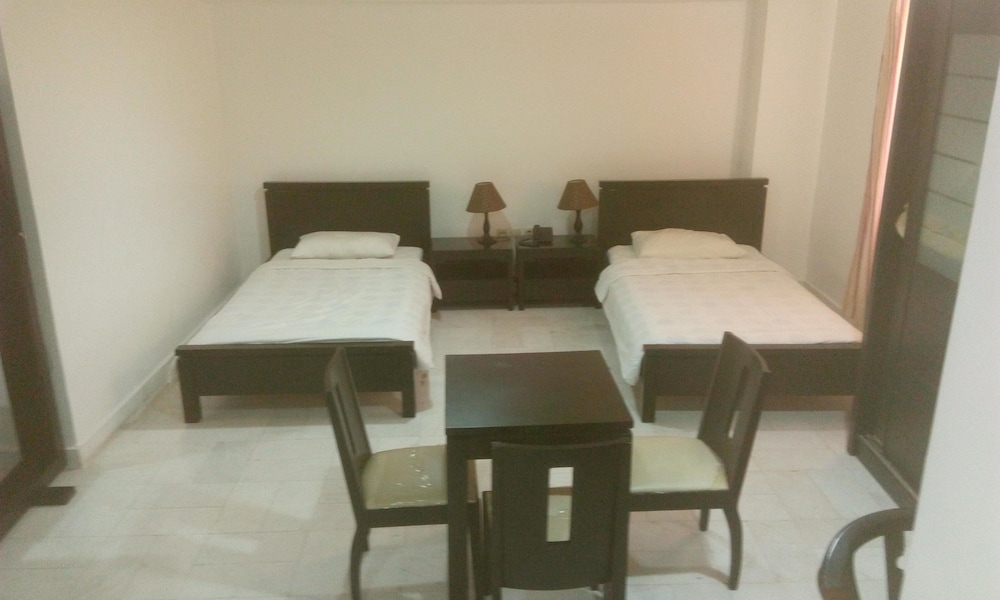 Studio, 2 Twin Beds photo 2