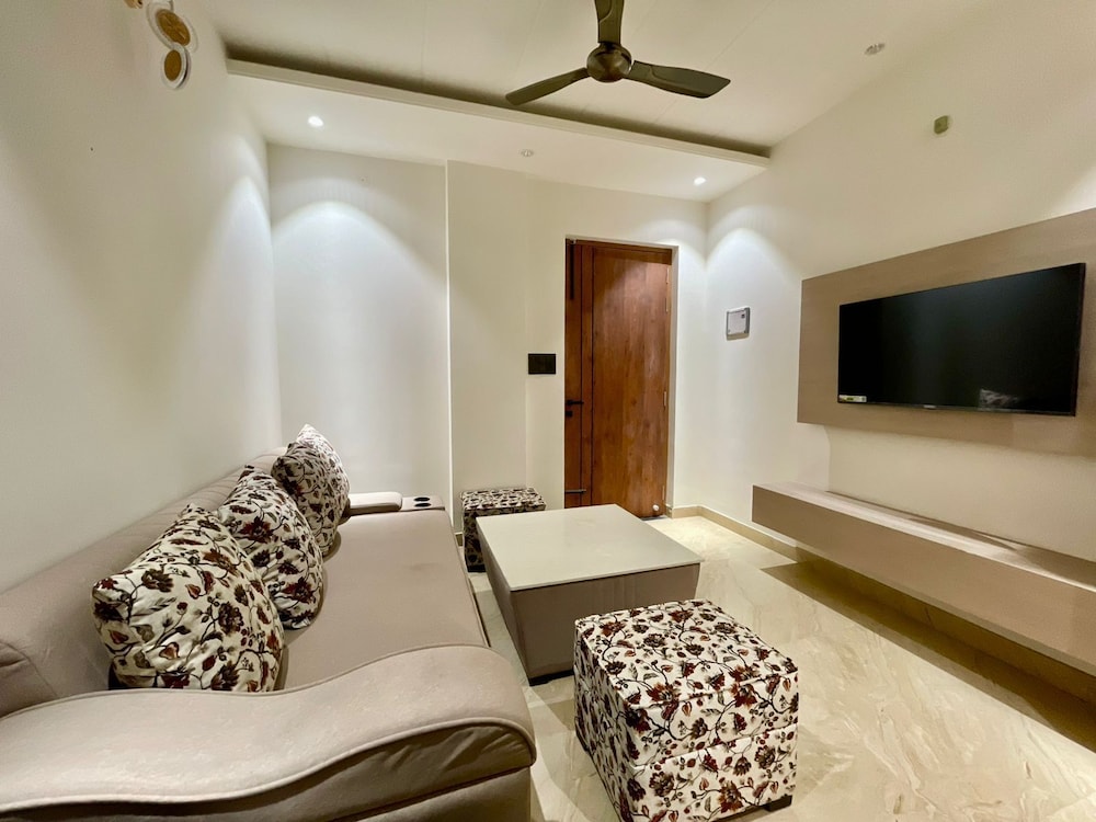 Family Apartment, Balcony