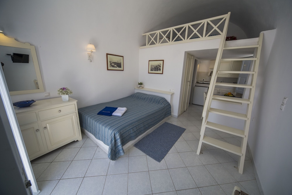 Studio, 2 Double Beds, Mezzanine