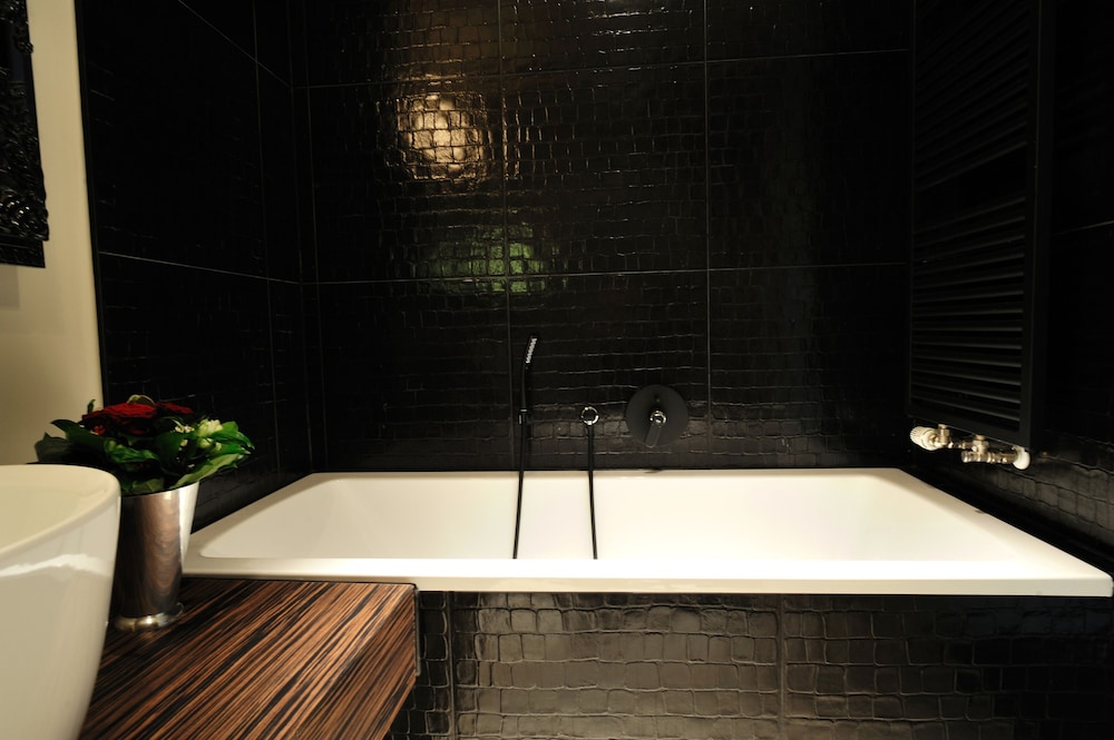 Executive Room - Photo 12