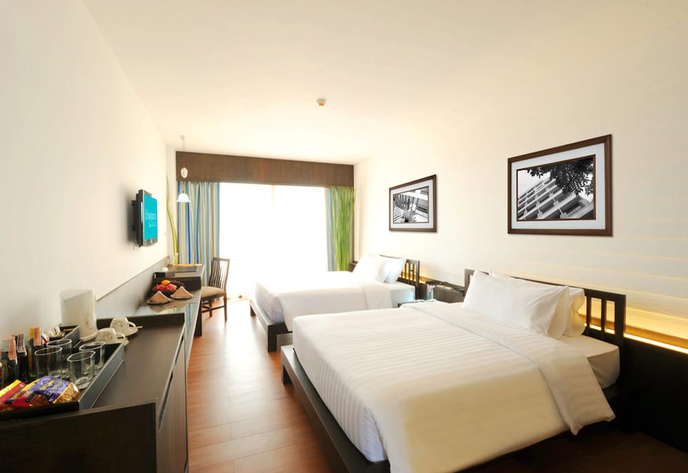 Deluxe Room - Photo 7