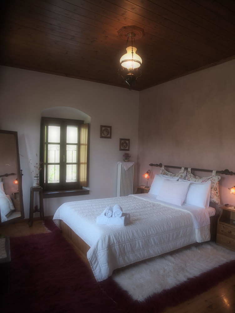 Deluxe Triple Room photo 3
