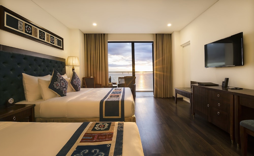 Triple Room, Balcony, Oceanfront photo 1