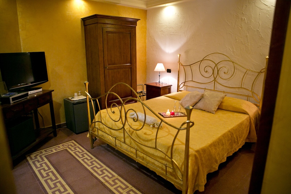 Standard Room - Photo 8