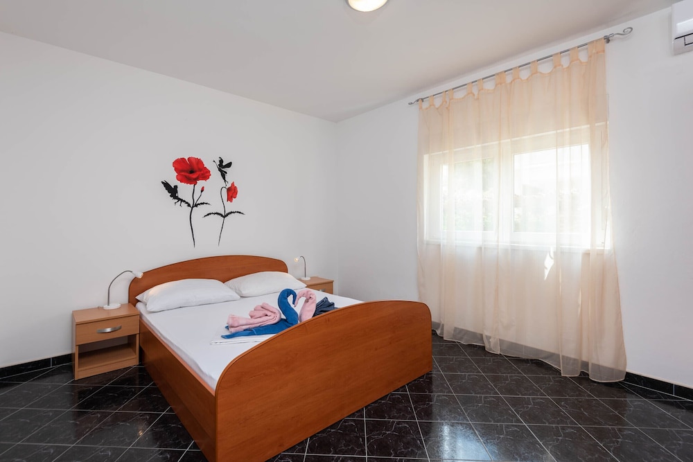 Apartment, 2 Bedrooms, Garden View