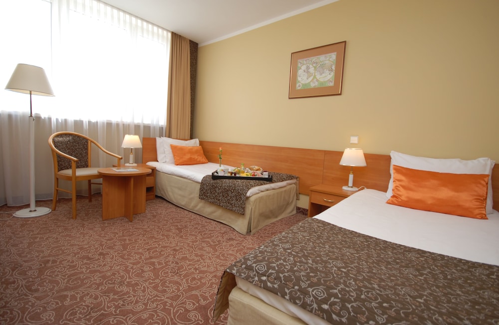 Classic Room, 2 Twin Beds - Photo 4