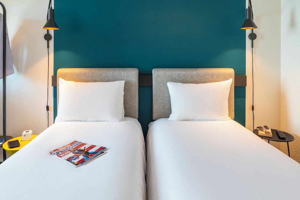 Standard Room, 2 Twin Beds - Photo 3