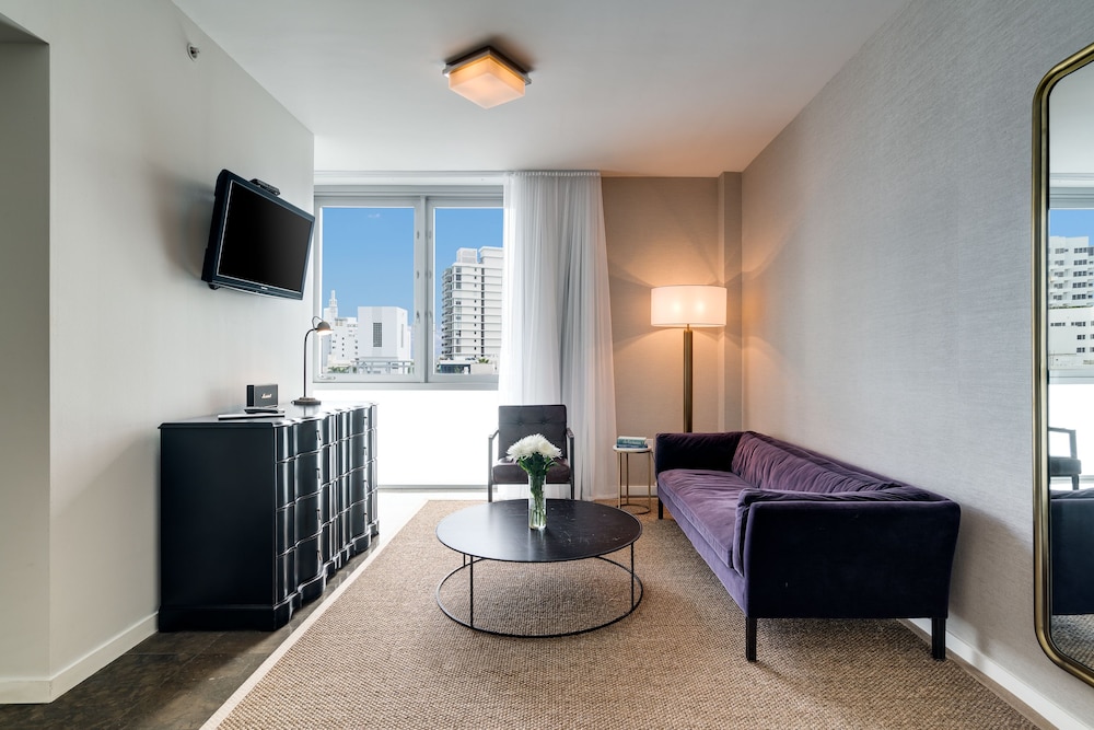 One Bedroom Suite - Photo 6